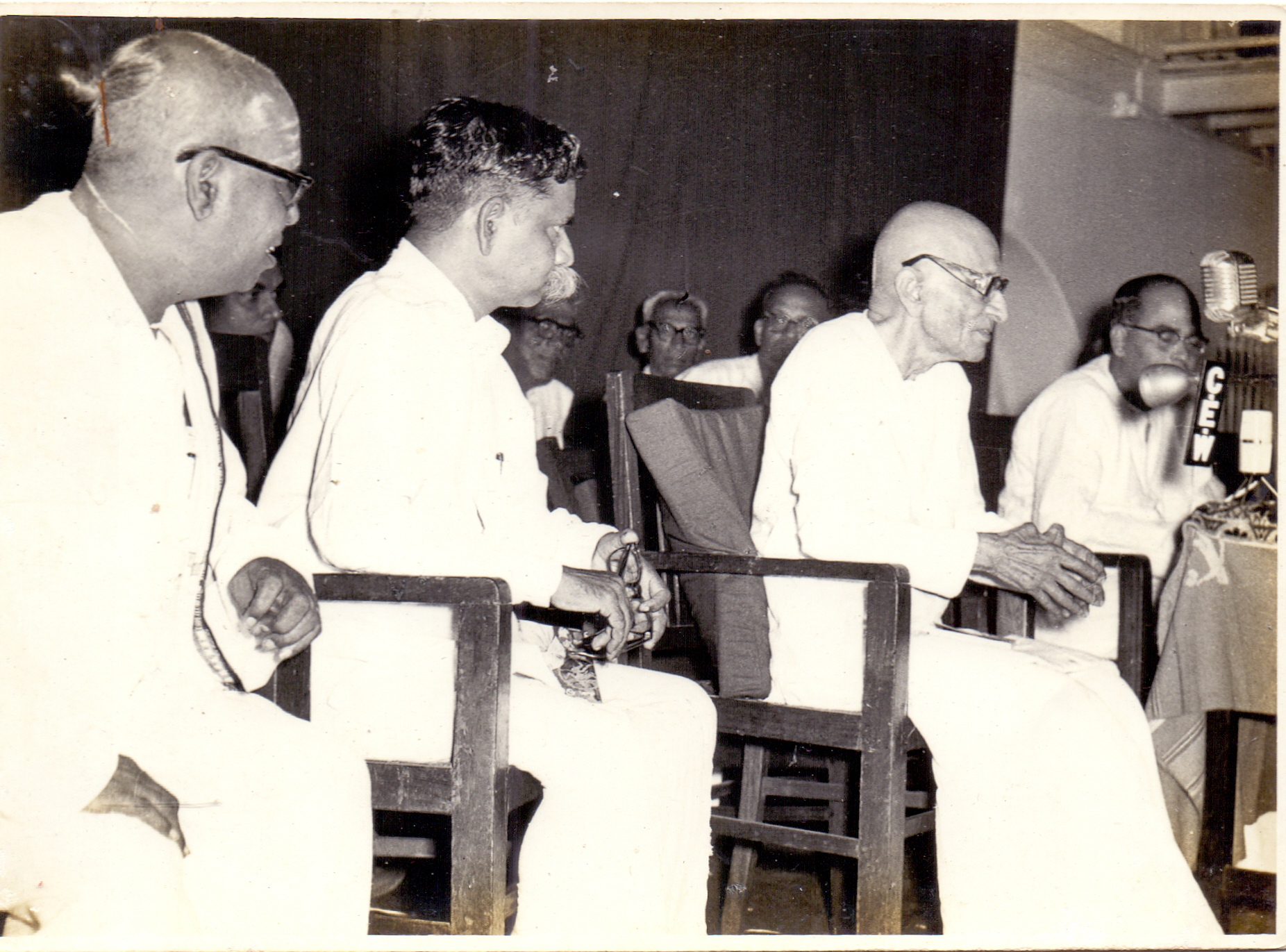 தலைவர்களுடன் புகைப்படம்